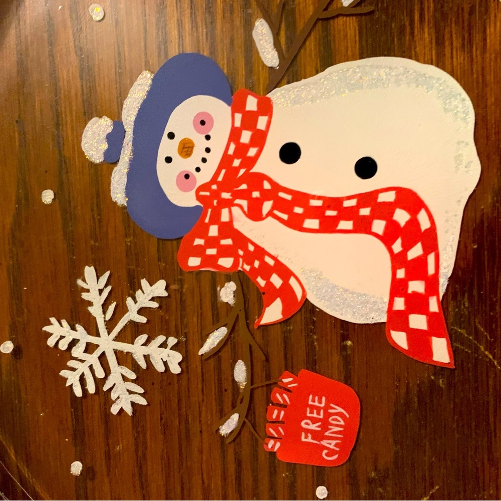 Hallmark Snowman plate with free candy sign, snowflakes & red trim. Festive!